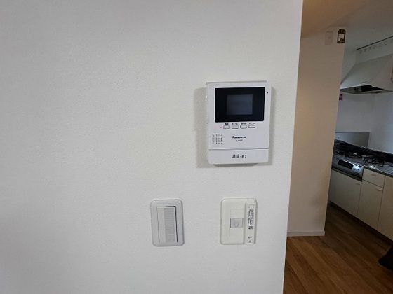 �y�Z�L�����e�B�z�@