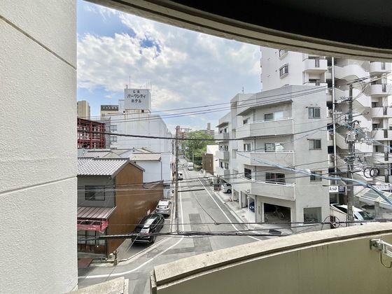 �y���]�z�@���]