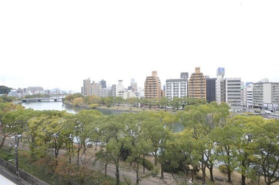 �y���]�z�@