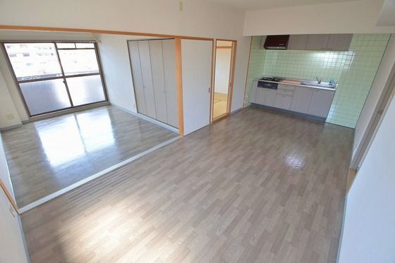 �y�����E���r���O�z�@