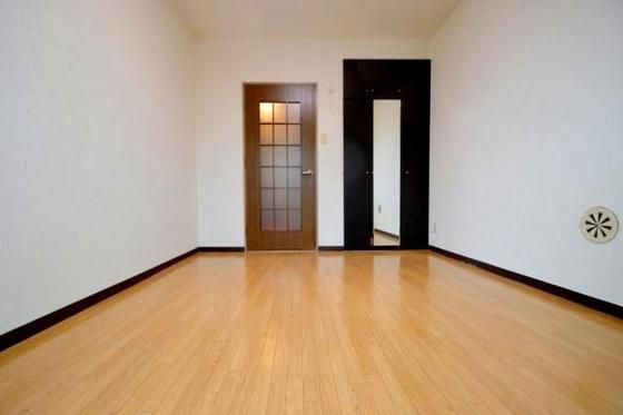 �y�����E���r���O�z�@