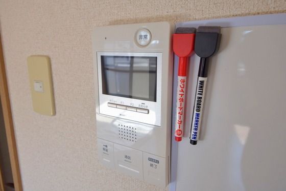 �y�Z�L�����e�B�z�@