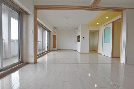 �y�����E���r���O�z�@