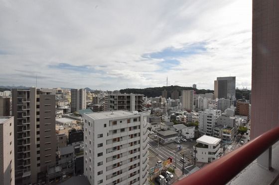 �y���]�z�@