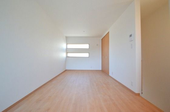 �y�����E���r���O�z�@�C���i�[�K���[�W�t���V�z����