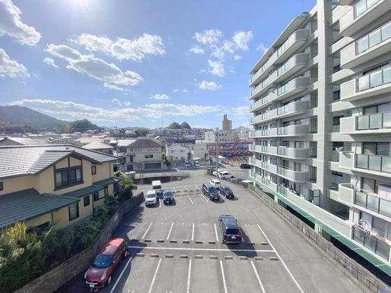 �y���]�z�@