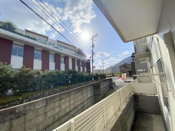 �y���]�z�@