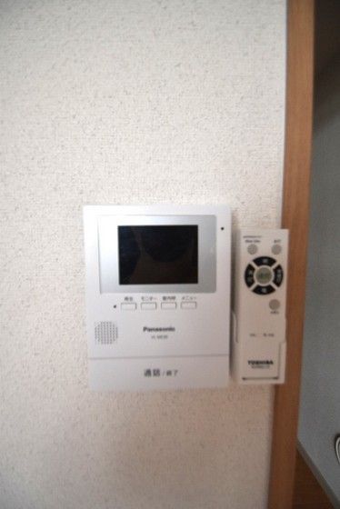 �y�Z�L�����e�B�z�@