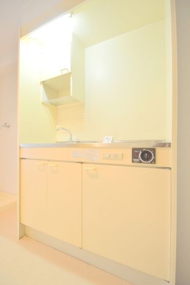 �y�L�b�`���z�@1���d�C�R�����̃L�b�`���̓R�����Ɨ����̊Ԃɍ�ƃX�y�[�X����􂱂�厖�ł���ˁ�