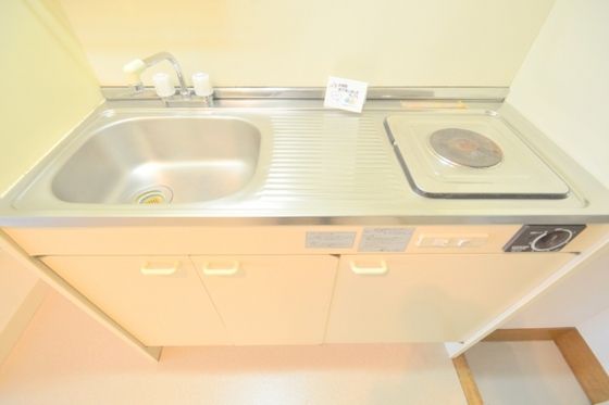 �y�L�b�`���z�@1���d�C�R�����̃L�b�`���̓R�����Ɨ����̊Ԃɍ�ƃX�y�[�X����􂱂�厖�ł���ˁ�