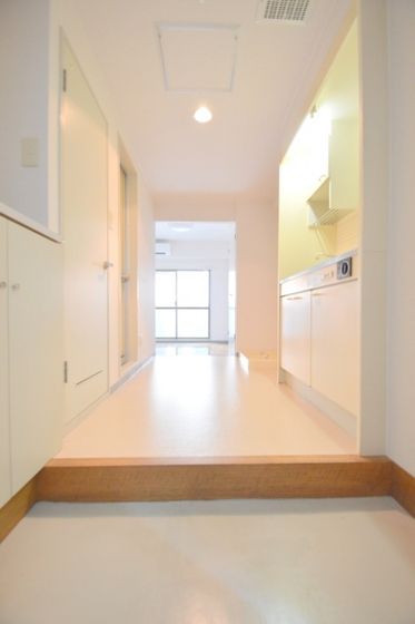 �y���ցz�@���ւɂ̓V���[�Y�{�b�N�X�������ƕt���Ă܂�