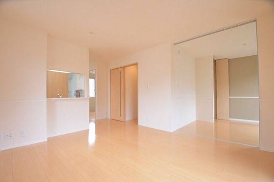 �y�����E���r���O�z�@