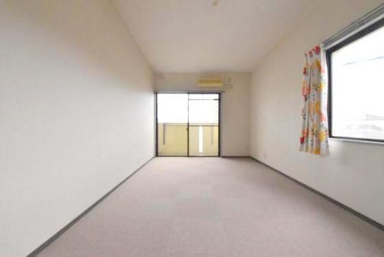 �y�����E���r���O�z�@