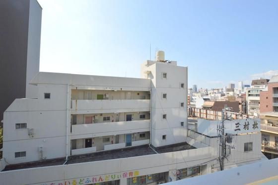 �y���]�z�@