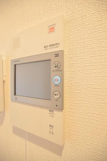 �y�Z�L�����e�B�z�@