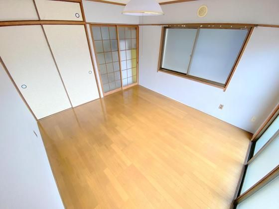 �y�����E���r���O�z�@