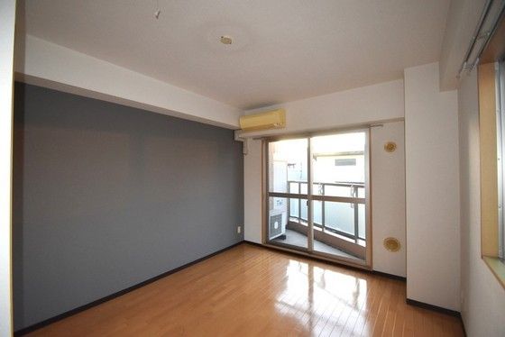 �y�����E���r���O�z�@