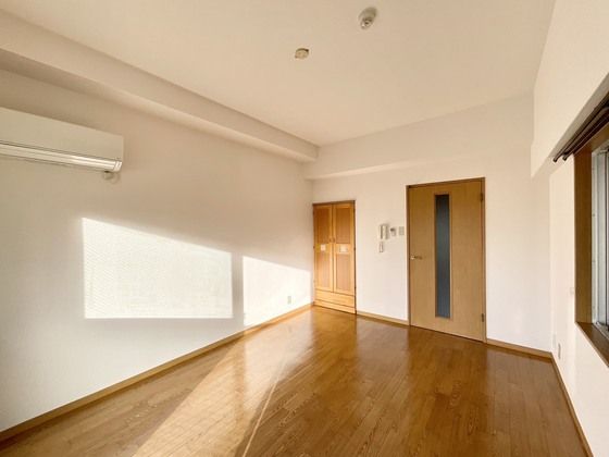 �y�����E���r���O�z�@