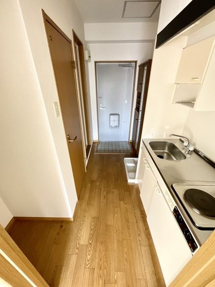 �y�����E���r���O�z�@