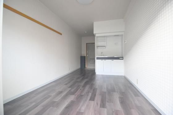 �y�����E���r���O�z�@