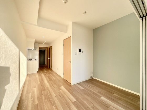 �y�����E���r���O�z�@