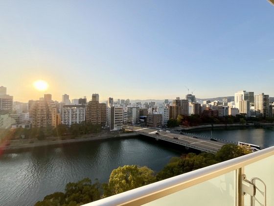 �y���]�z�@