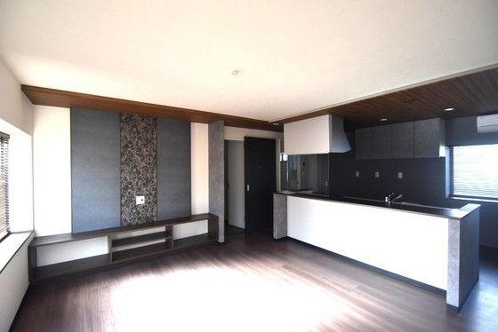 �y�����E���r���O�z�@