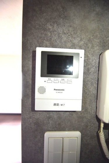 �y�Z�L�����e�B�z�@