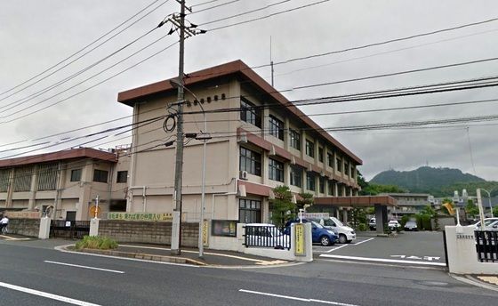 �y���Ӂz�@�x�@���E���