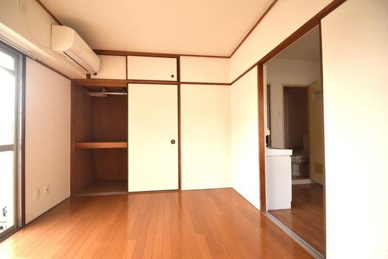 �y�����E���r���O�z�@