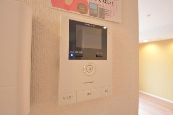 �y�Z�L�����e�B�z�@