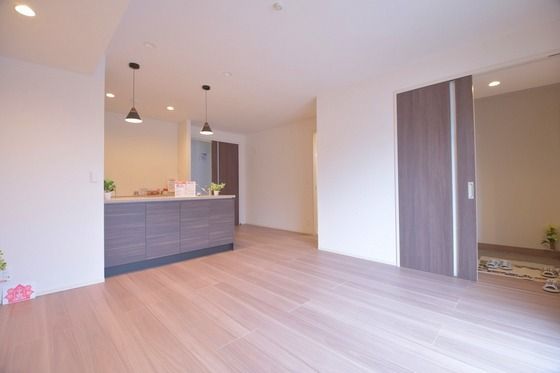 �y�����E���r���O�z�@