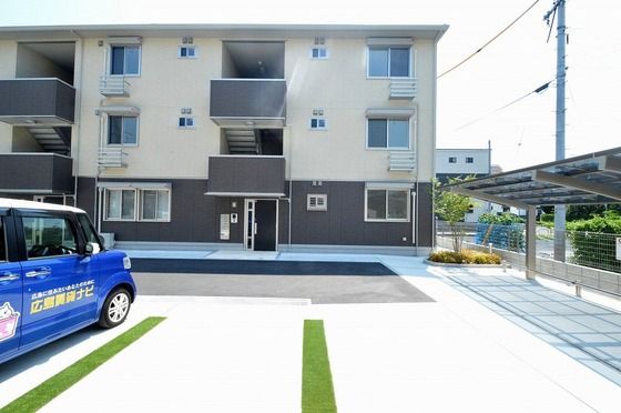 �y���]�z�@