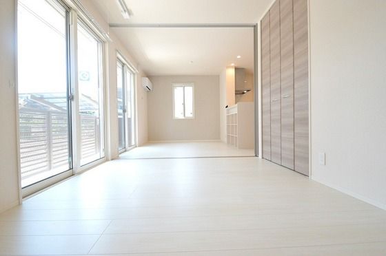 �y�����E���r���O�z�@