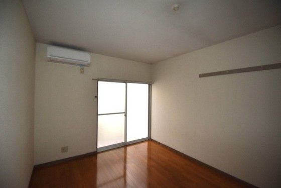 �y�����E���r���O�z�@