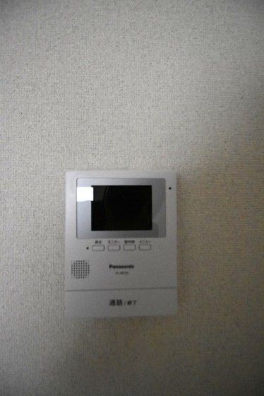 �y�Z�L�����e�B�z�@