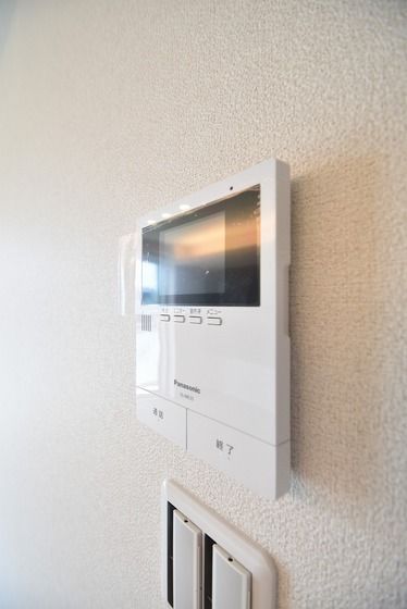 �y�Z�L�����e�B�z�@