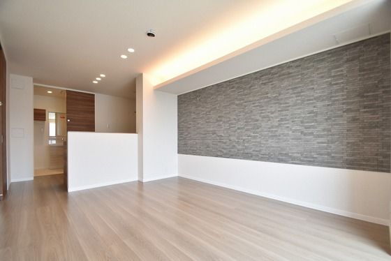 �y�����E���r���O�z�@