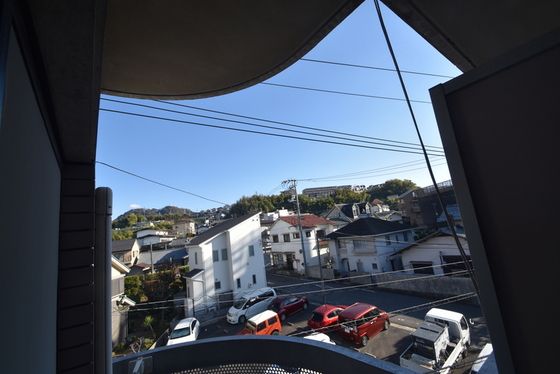 �y���]�z�@