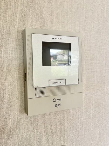 �y�Z�L�����e�B�z�@