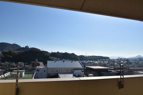 �y���]�z�@