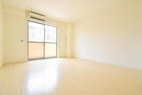 �y�����E���r���O�z�@