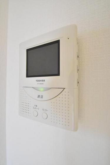 �y�Z�L�����e�B�z�@