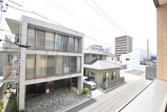 �y���]�z�@