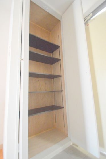 �y���[�z�@���ւɂ͑傫�ȃV���[�Y�{�b�N�X�����