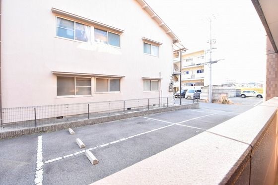 �y���]�z�@