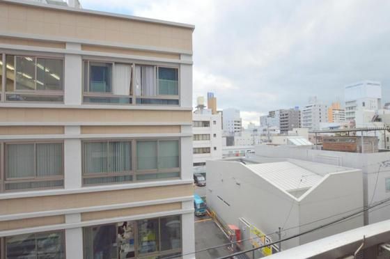 �y���]�z�@���]