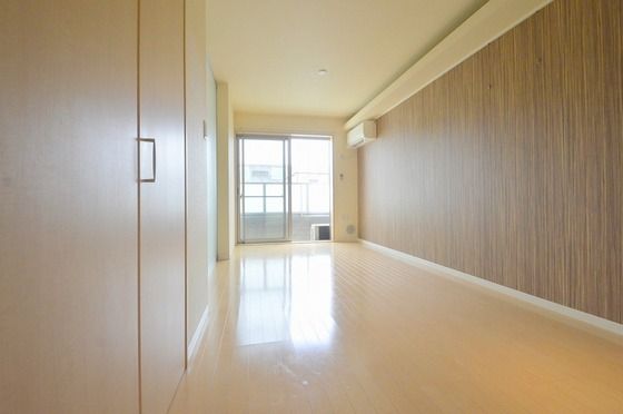 �y�����E���r���O�z�@