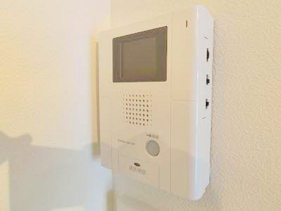 �y�Z�L�����e�B�z�@