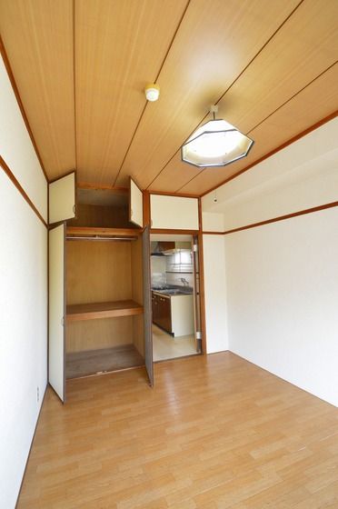 �y�����E���r���O�z�@